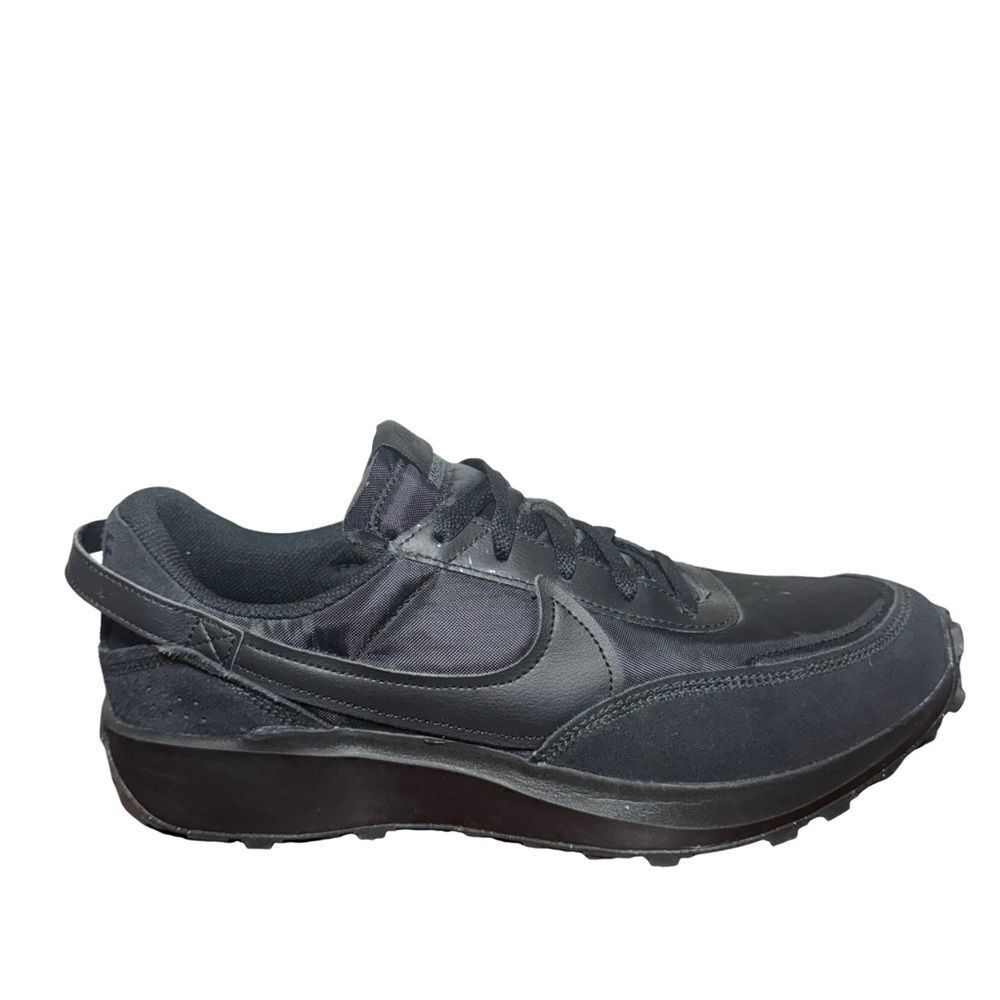 Men’s Nike waffle athletic training shoes size 11 black